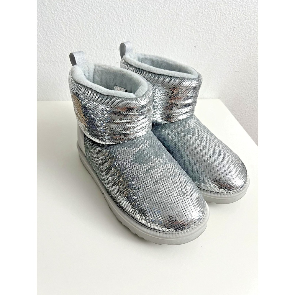UGG Women's Classic Mini Mirror‎ Ball Silver Ankle Boots 1151291 (Size 7)